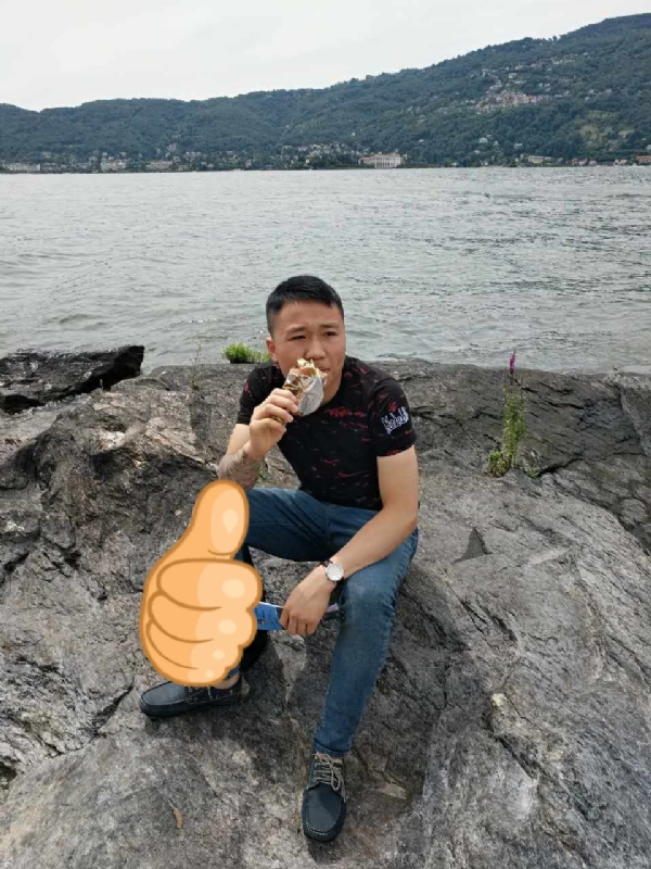 绚烂背后的平淡的第一张照片--龙海相亲网