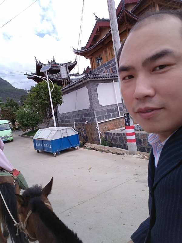 当代军人的第一张照片--龙海相亲网