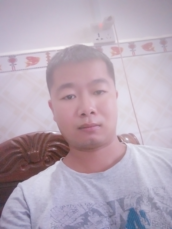 心雨的第一张照片--龙海相亲网