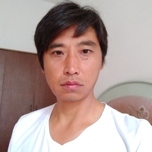 莞尔一笑的第一张照片--龙海相亲网