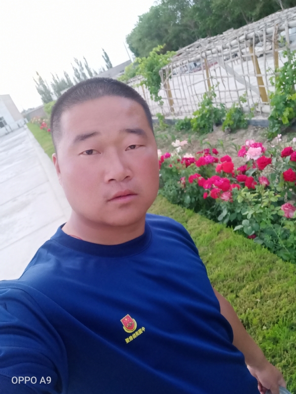奋斗中的青春最美丽的第一张照片--龙海相亲网
