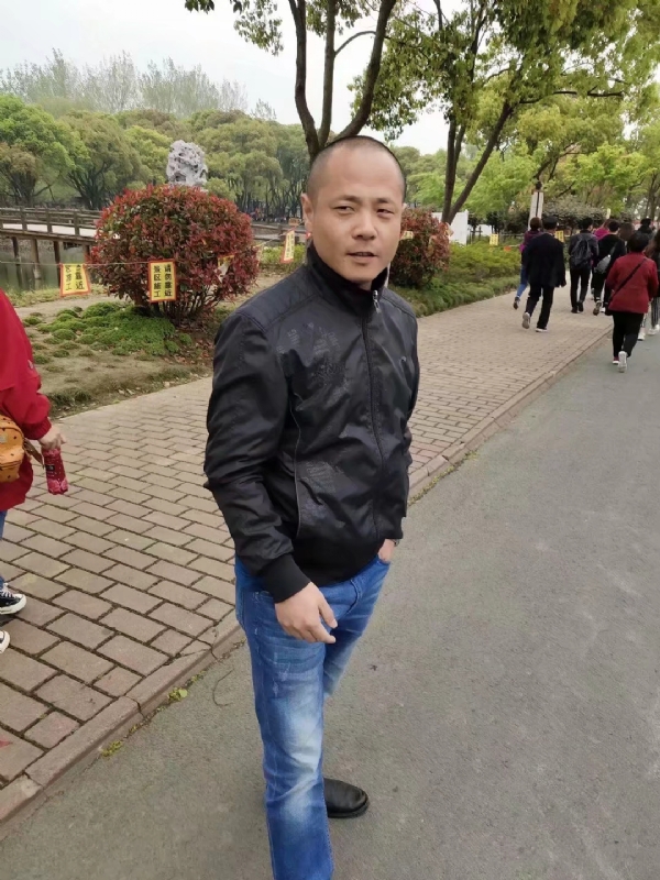 傻子的第一张照片--龙海相亲网