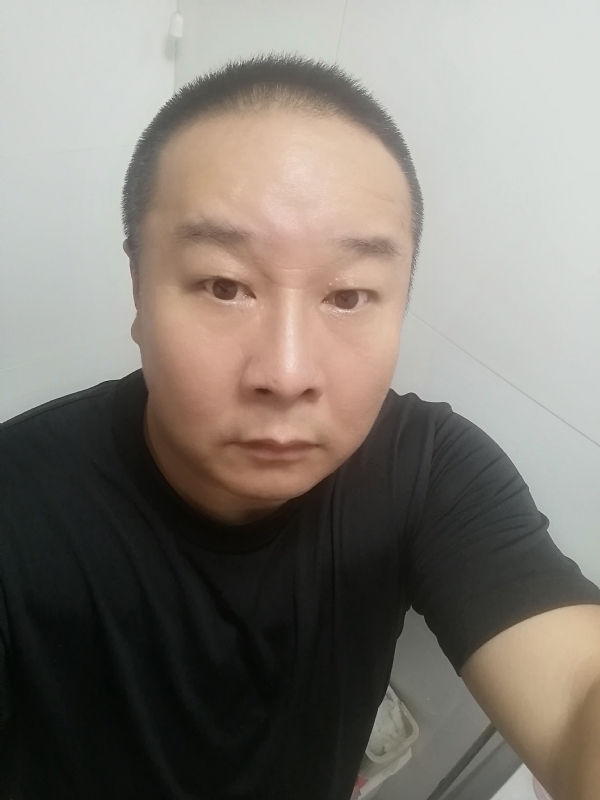 一束光的第一张照片--龙海相亲网