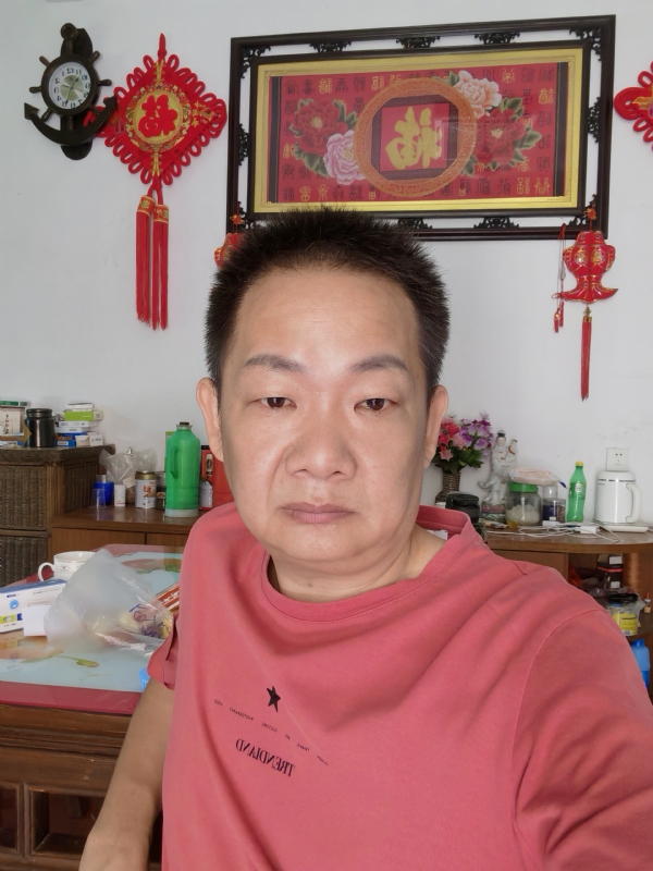 飞天的第一张照片--龙海相亲网
