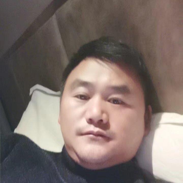 奔跑的第三张照片--龙海相亲网