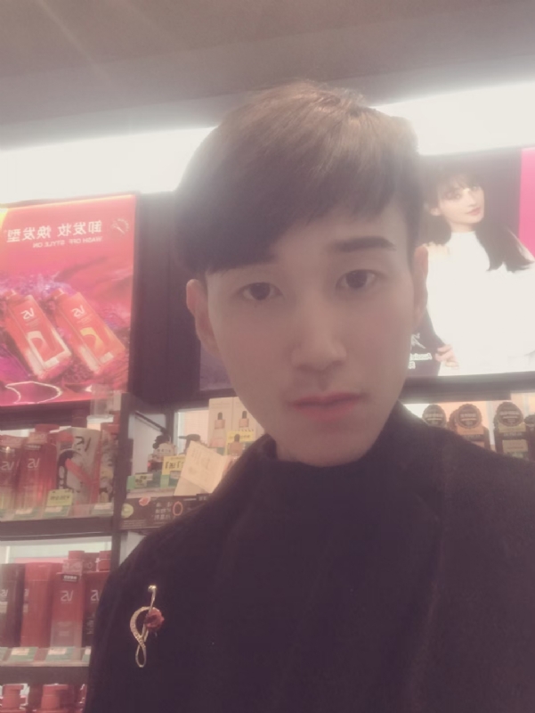 唯美的爱情故事的第一张照片--龙海相亲网