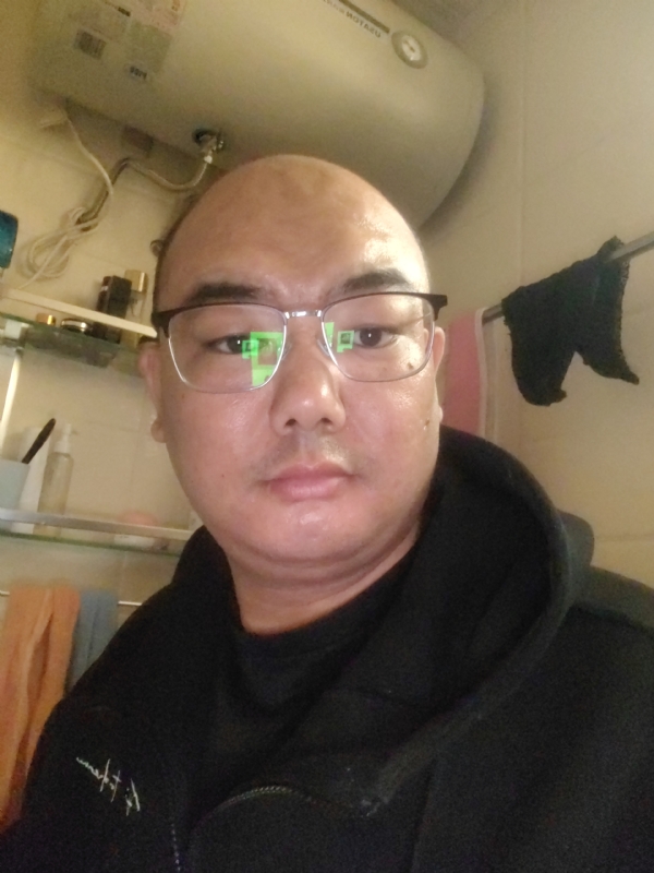 小胖子的第一张照片--龙海相亲网