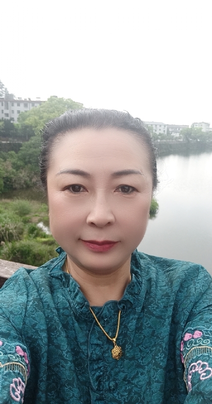 雨中情的第一张照片--龙海相亲网