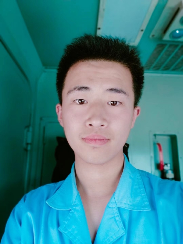 生而为人的第三张照片--龙海相亲网