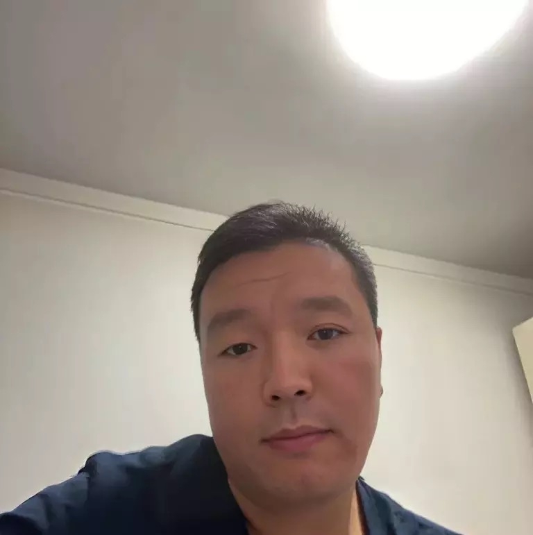 穿唐装的松鼠的第一张照片--龙海相亲网