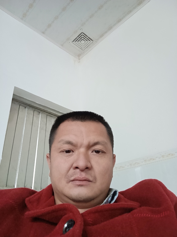 兰成龙的第一张照片--龙海相亲网