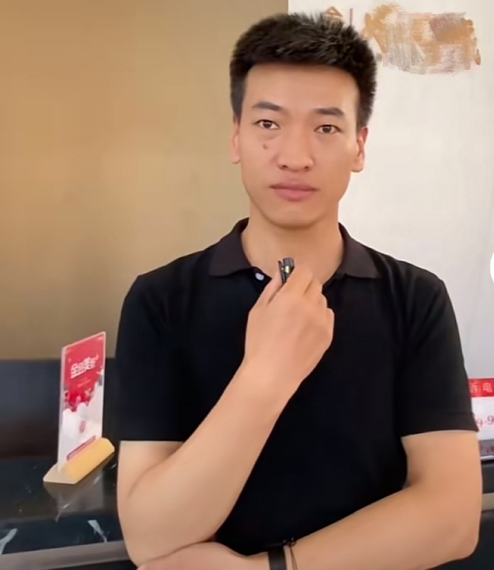 一杯梁白开的第一张照片--龙海相亲网