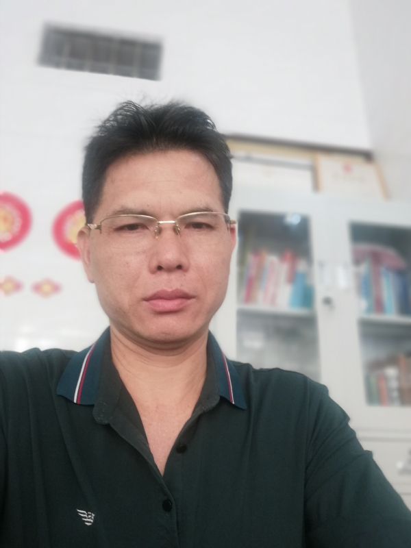 后视镜的第一张照片--龙海相亲网