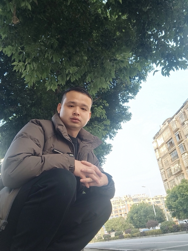 诗和远方的第一张照片--龙海相亲网